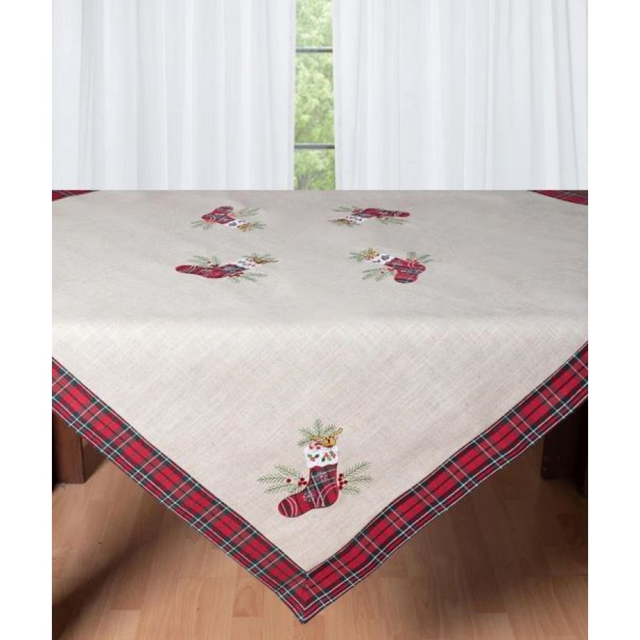 Χριστουγεννιάτικο Τραπεζοκαρέ (140x140) Με Καρώ Φάσα και Κέντημα Newhome 4079