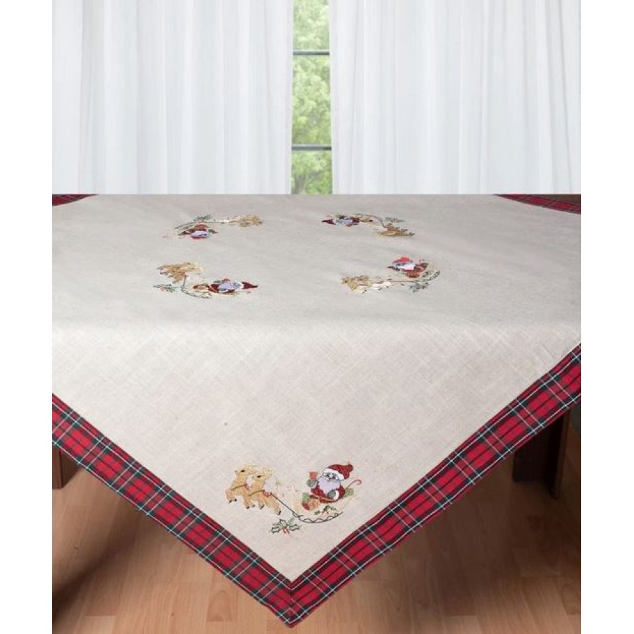Χριστουγεννιάτικο Τραπεζομάντηλο 6 Ατόμων (140x180) Με Καρώ Φάσα και Κέντημα Newhome 9036